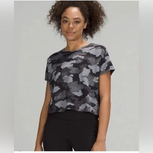 Lululemon gray camo tee only worn a few times!